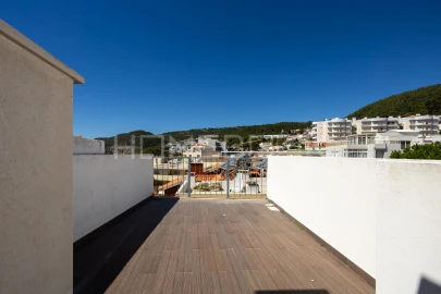 Apartamento T3 para Arrendamento em Sesimbra (Santiago)