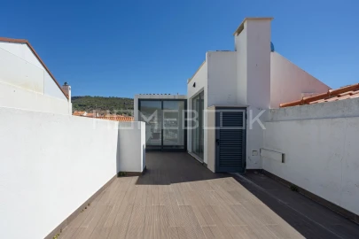 Apartamento T3 para Arrendamento em Sesimbra (Santiago)