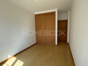 Apartamento T3 para Arrendamento em Sesimbra (Santiago)