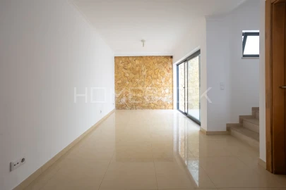 Apartamento T3 para Arrendamento em Sesimbra (Santiago)