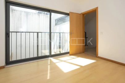 Apartamento T3 para Arrendamento em Sesimbra (Santiago)