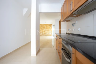 Apartamento T3 para Arrendamento em Sesimbra (Santiago)
