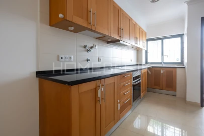 Apartamento T3 para Arrendamento em Sesimbra (Santiago)