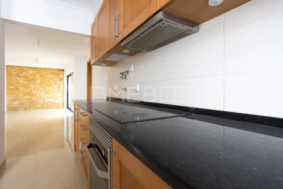 Apartamento T3 para Arrendamento em Sesimbra (Santiago)
