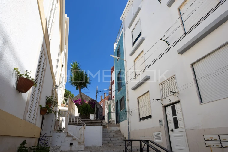 Apartamento T3 para Arrendamento em Sesimbra (Santiago) Foto 49