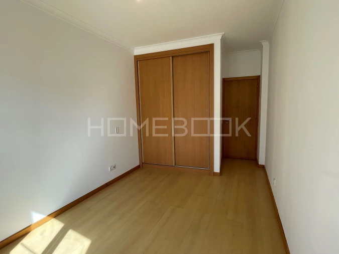 Apartamento T3 para Arrendamento em Sesimbra (Santiago) Foto 18