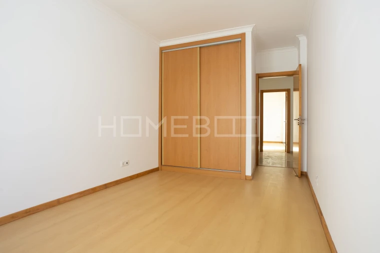 Apartamento T3 para Arrendamento em Sesimbra (Santiago) Foto 16