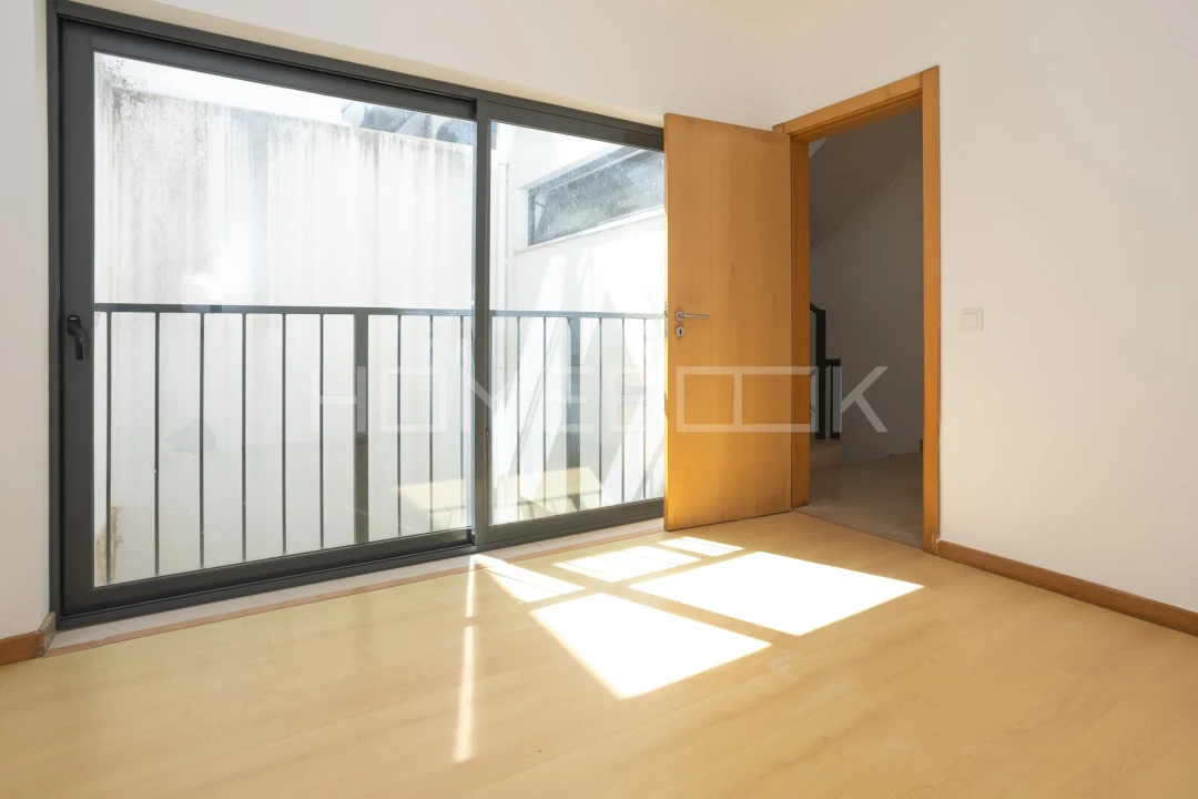 Apartamento T3 para Arrendamento em Sesimbra (Santiago) Foto 22