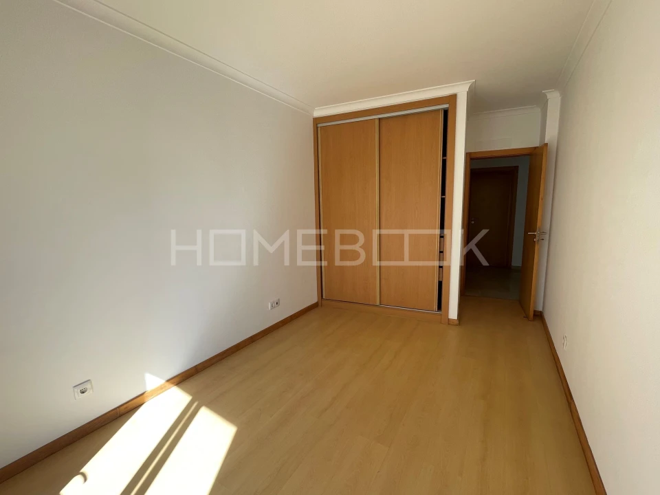 Apartamento T3 para Arrendamento em Sesimbra (Santiago) Foto 10