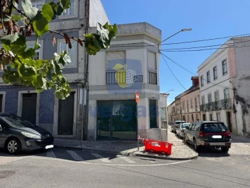 Prédio para Venda em Marvila, Ribeira Santarém, São Salvador, São Nicolau