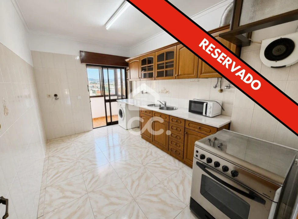 Apartamento T2 para Arrendamento em Loures Foto 1