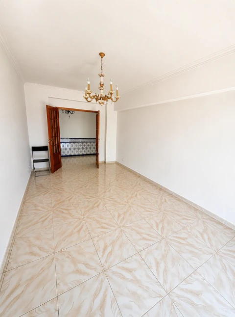 Apartamento T2 para Arrendamento em Loures
