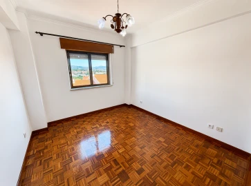 Apartamento T2 para Arrendamento em Loures