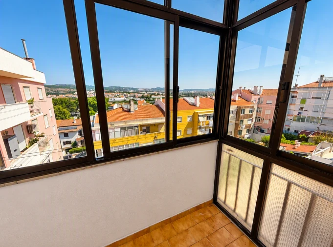 Apartamento T2 para Arrendamento em Loures Foto 3