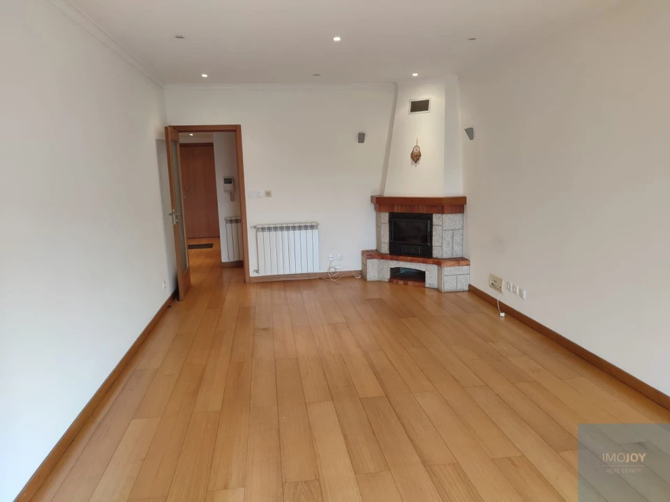 Apartamento T3 para Arrendamento em Nogueira, Fraião e Lamaçães Foto 2
