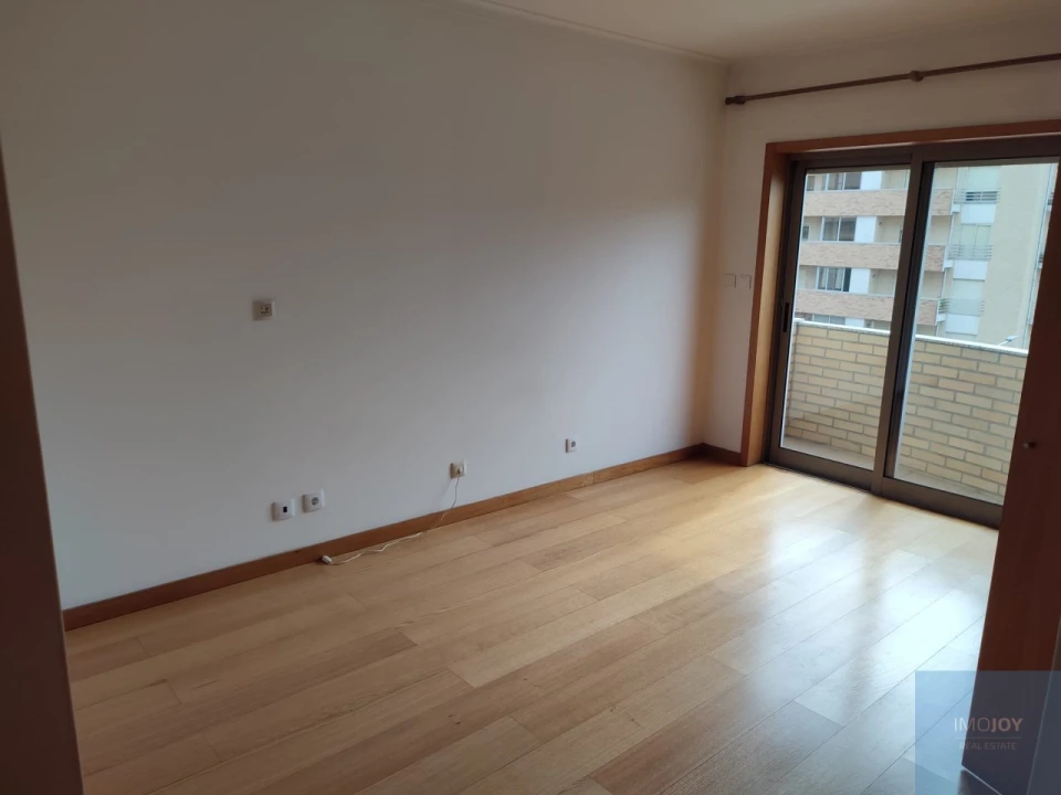 Apartamento T3 para Arrendamento em Nogueira, Fraião e Lamaçães Foto 11
