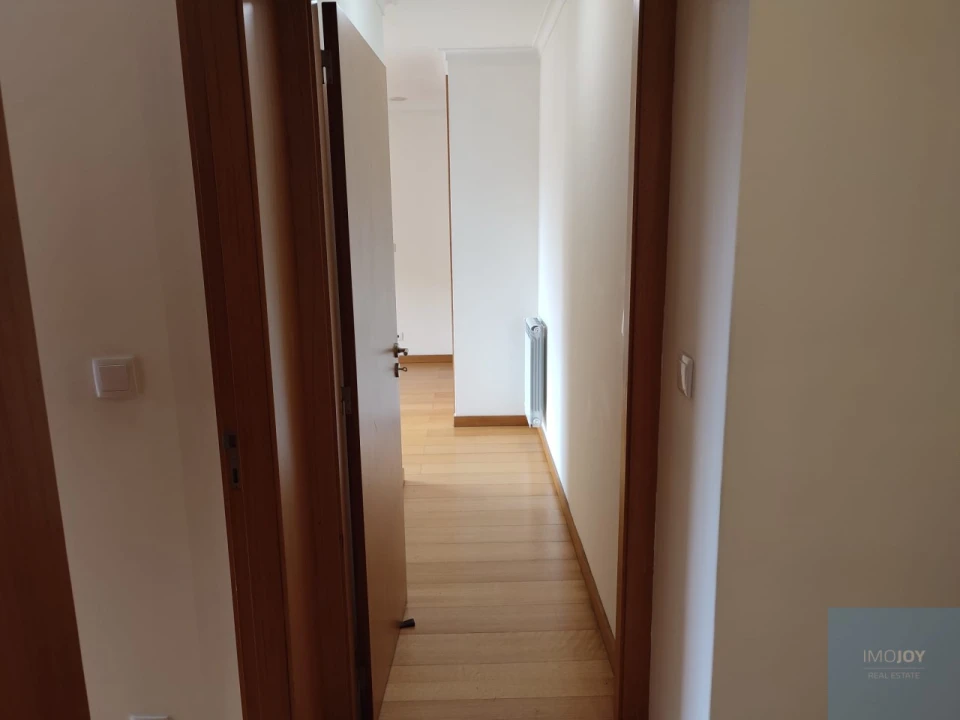 Apartamento T3 para Arrendamento em Nogueira, Fraião e Lamaçães Foto 13
