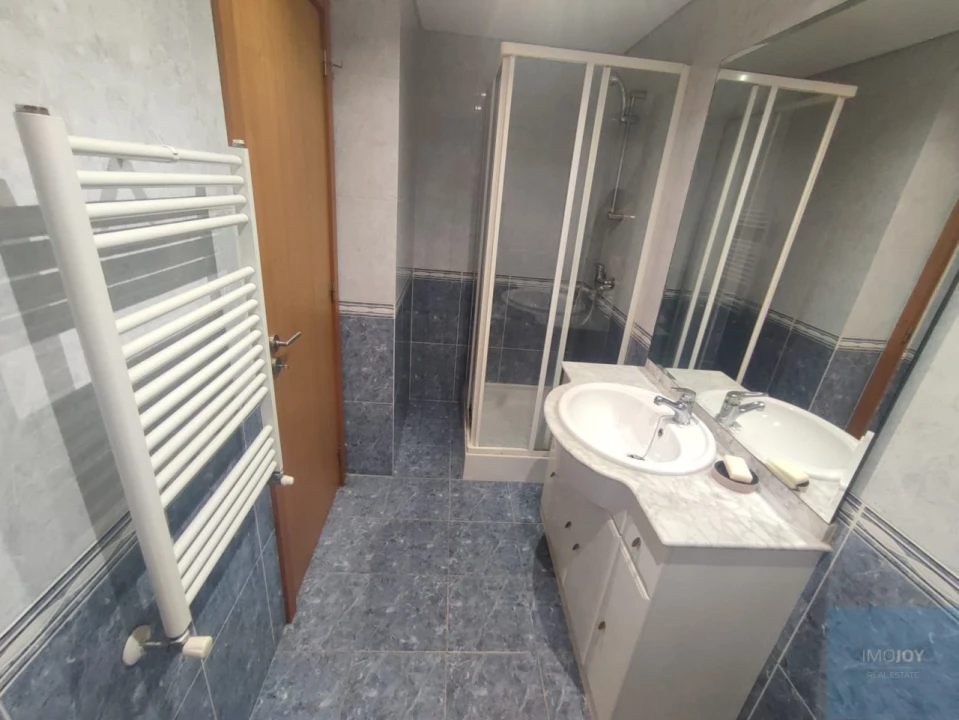 Apartamento T3 para Arrendamento em Nogueira, Fraião e Lamaçães Foto 16