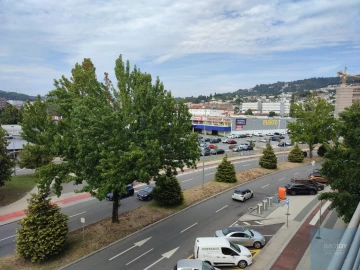 Apartamento T3 para Arrendamento em Nogueira, Fraião e Lamaçães