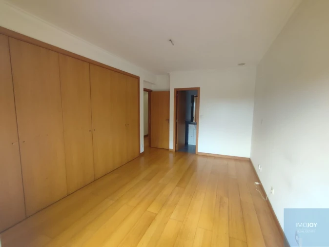 Apartamento T3 para Arrendamento em Nogueira, Fraião e Lamaçães Foto 8