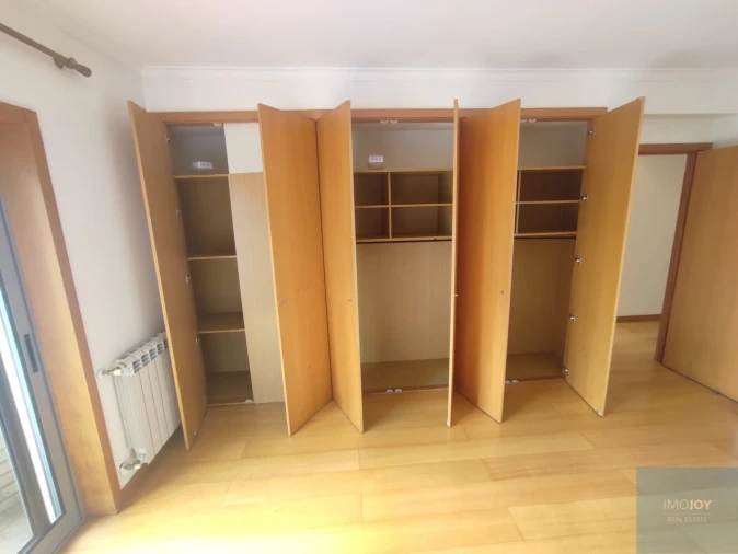 Apartamento T3 para Arrendamento em Nogueira, Fraião e Lamaçães Foto 9