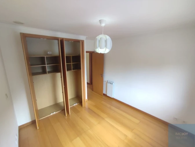 Apartamento T3 para Arrendamento em Nogueira, Fraião e Lamaçães Foto 12