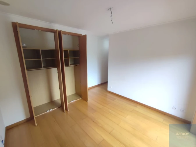 Apartamento T3 para Arrendamento em Nogueira, Fraião e Lamaçães Foto 15