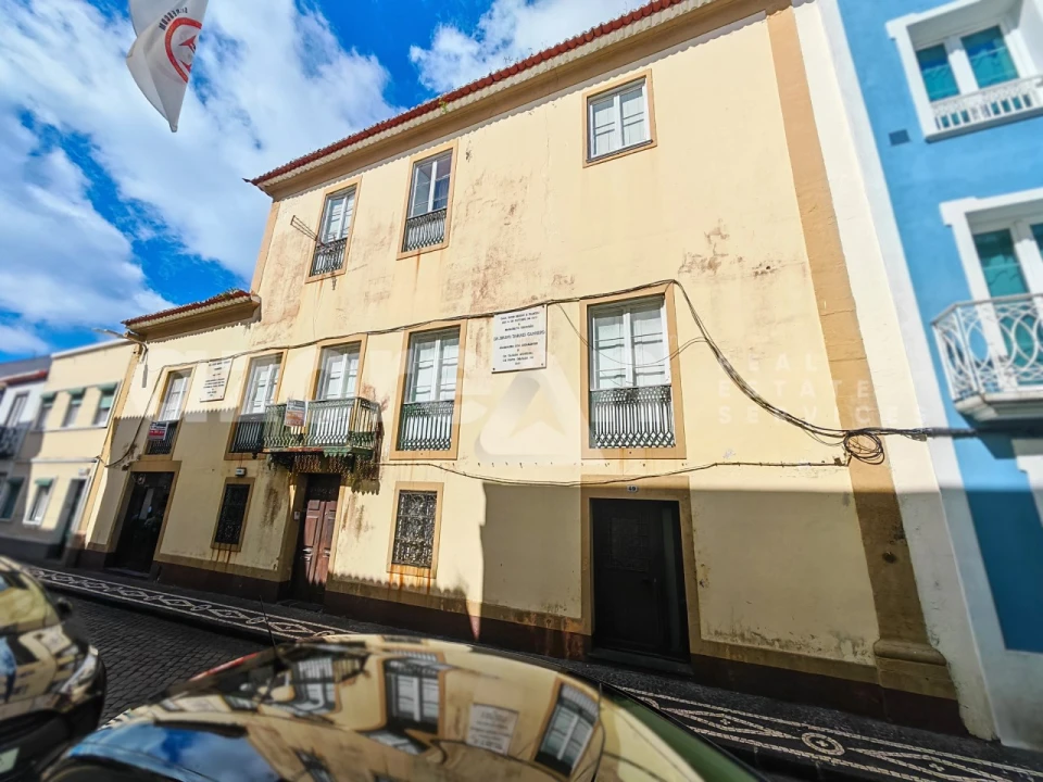 Moradia T8 para Venda em Ponta Delgada (São Sebastião) Foto 1