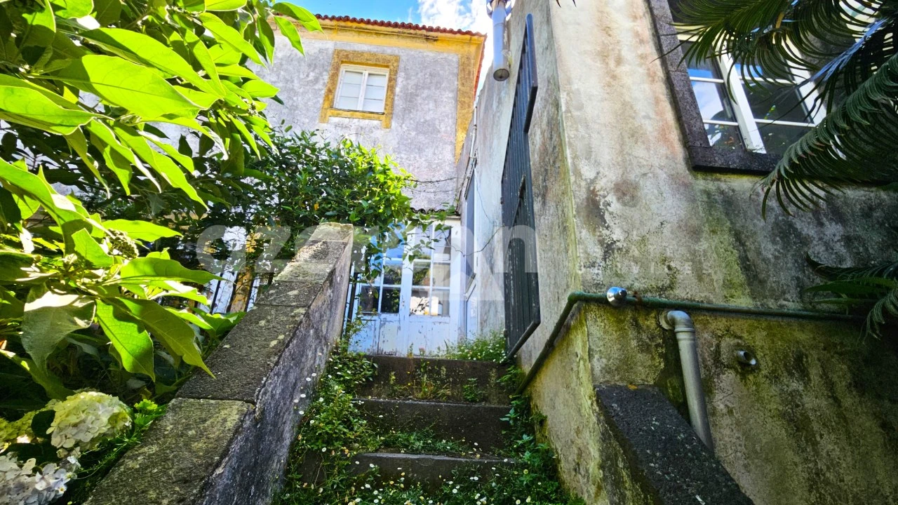 Moradia T8 para Venda em Ponta Delgada (São Sebastião) Foto 3