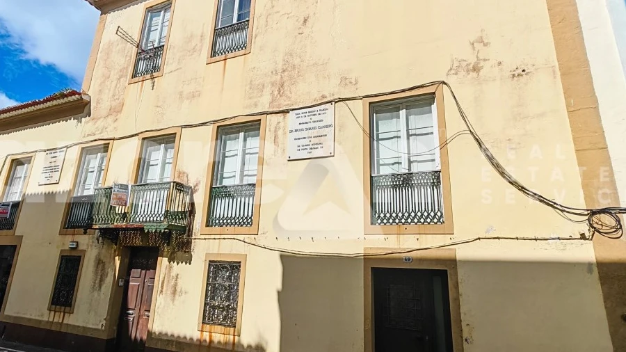 Moradia T8 para Venda em Ponta Delgada (São Sebastião)