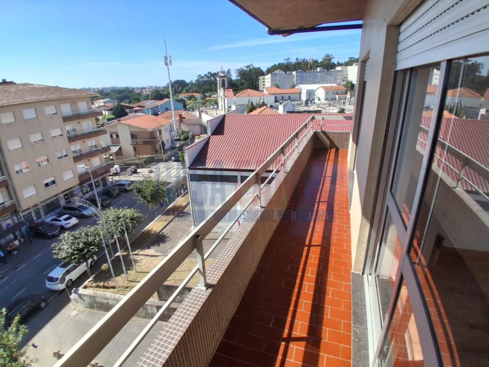 Apartamento T3 para Venda em Fânzeres e São Pedro da Cova Foto 1