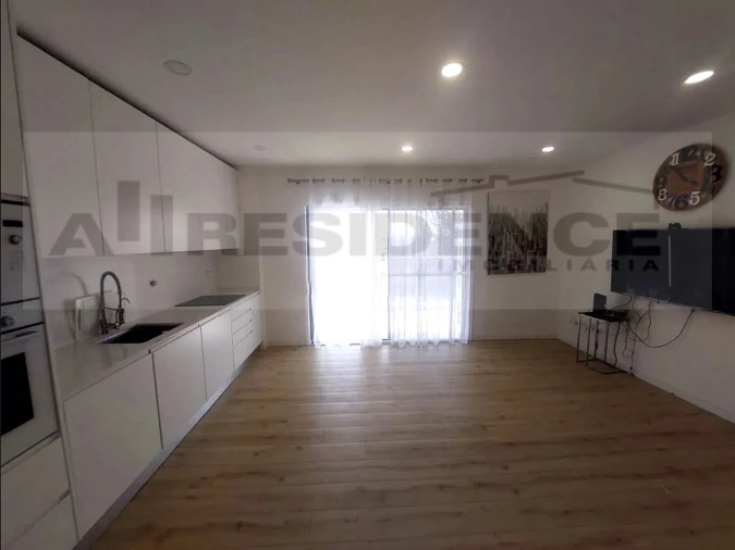 Apartamento T2 para Venda em Ferreiras Foto 3