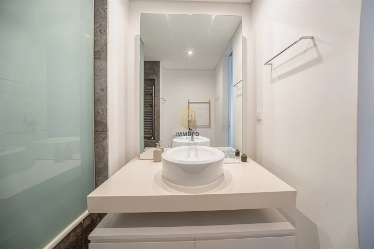 Apartamento T1 para Venda em Cedofeita, Santo Ildefonso, Sé, Miragaia, São Nicolau e Vitória Foto 4