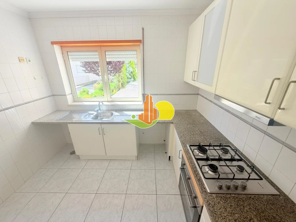 Apartamento T0 para Venda em Tavarede Foto 9