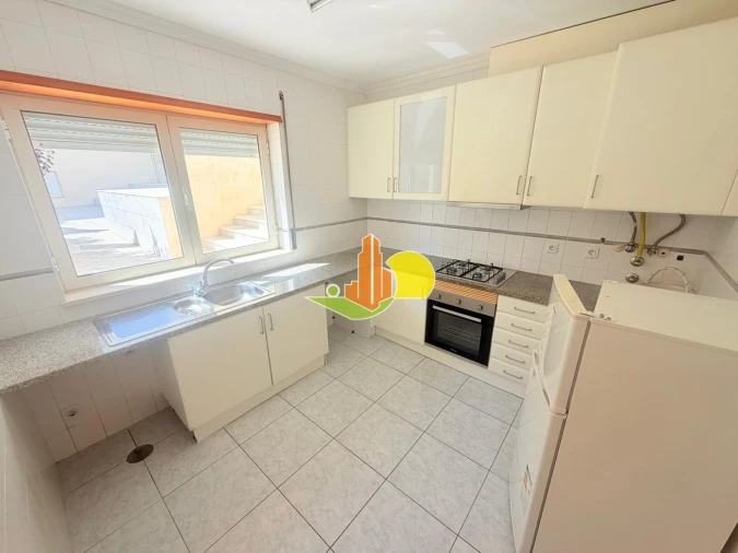 Apartamento T0 para Venda em Tavarede Foto 8