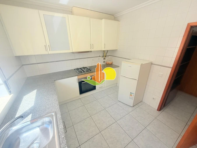 Apartamento T0 para Venda em Tavarede Foto 6