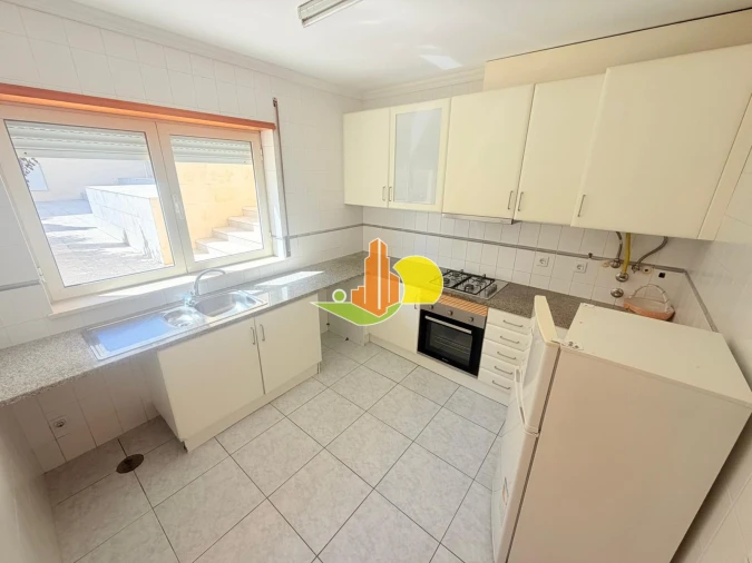 Apartamento T0 para Venda em Tavarede Foto 5