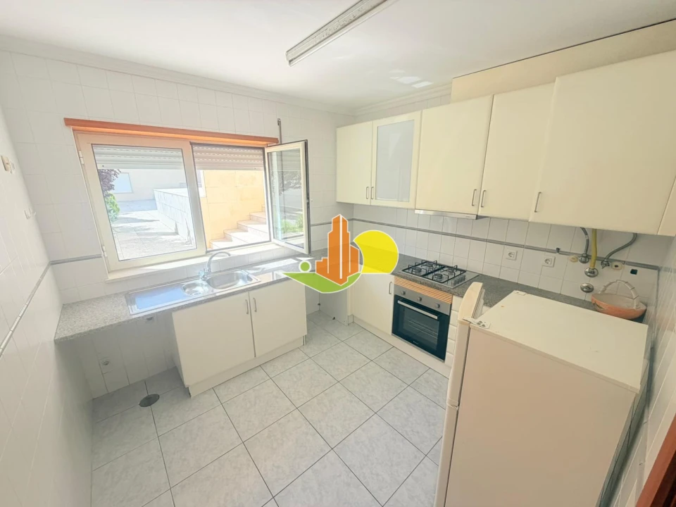 Apartamento T0 para Venda em Tavarede Foto 7