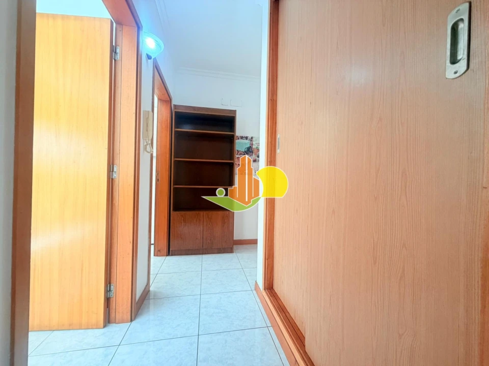 Apartamento T0 para Venda em Tavarede Foto 10