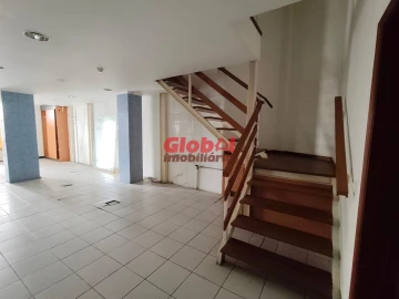 Loja para Venda em Póvoa de Santo Adrião e Olival Basto