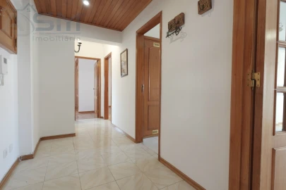 Apartamento T2 para Arrendamento em Cacém e São Marcos