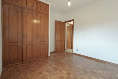 Apartamento T2 para Arrendamento em Cacém e São Marcos