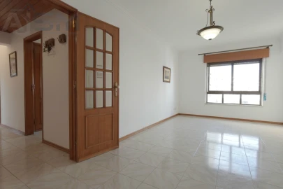 Apartamento T2 para Arrendamento em Cacém e São Marcos