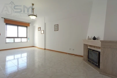 Apartamento T2 para Arrendamento em Cacém e São Marcos