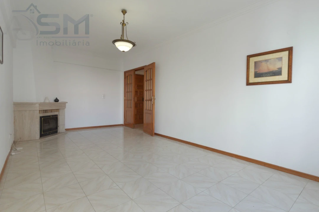 Apartamento T2 para Arrendamento em Cacém e São Marcos Foto 2