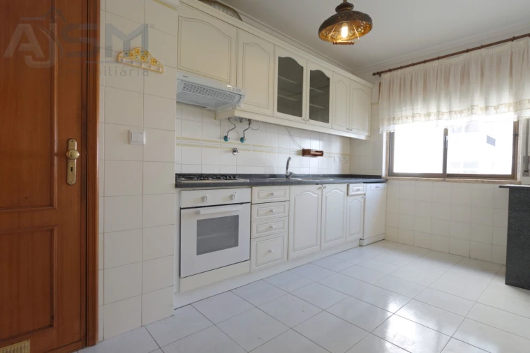 Apartamento T2 para Arrendamento em Cacém e São Marcos Foto 6