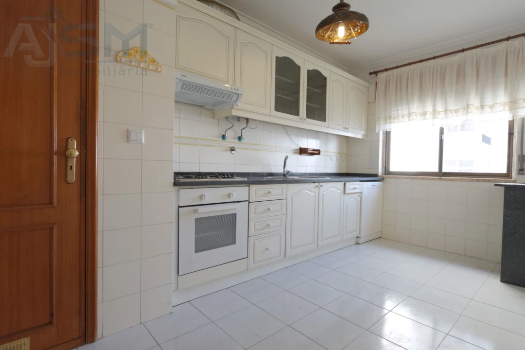 Apartamento T2 para Arrendamento em Cacém e São Marcos Foto 6