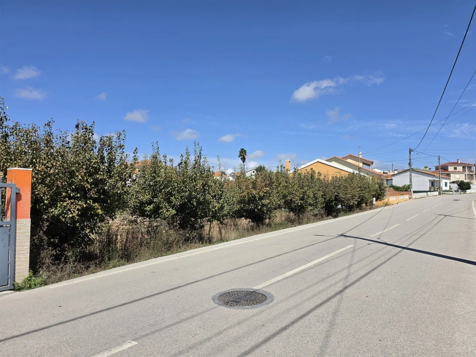 Terreno para Venda em Campelos e Outeiro da Cabeça Foto 2