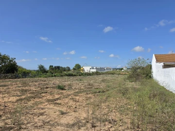 Terreno para Venda em Campelos e Outeiro da Cabeça