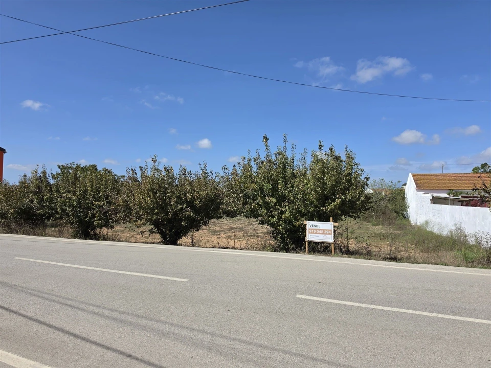 Terreno para Venda em Campelos e Outeiro da Cabeça Foto 1